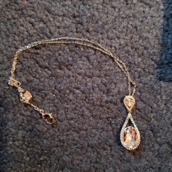 Swarovski gold and silver necklace - Picture 3 of 4
